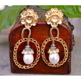 Floral Stud Pearl Drop Earrings In Gold Frame 